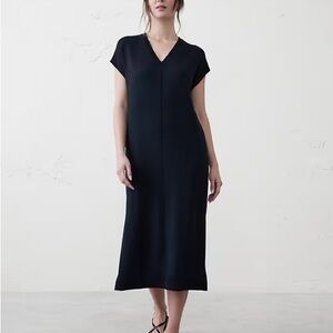 NWT column midi sweater V-Neck Dress navy